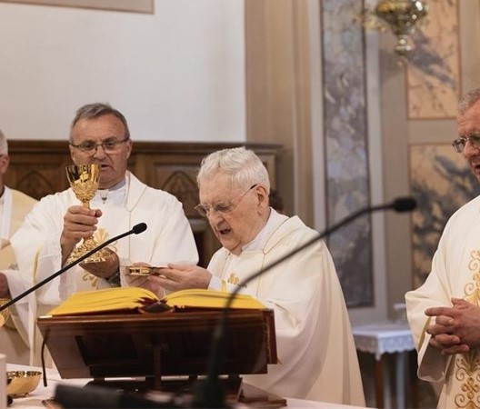 Mons. Franjo Prstec proslavio dijamantnu misu